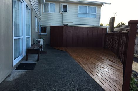 Photo of property in 1/19 Hauraki Crescent, Pinehill, Auckland, 0632