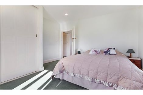 Photo of property in 4 Queen Street, Oxford, 7430