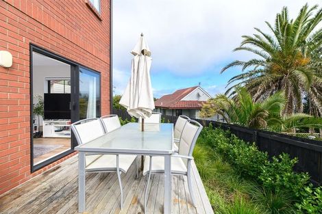 Photo of property in 13/15 Sunhill Road, Sunnyvale, Auckland, 0612