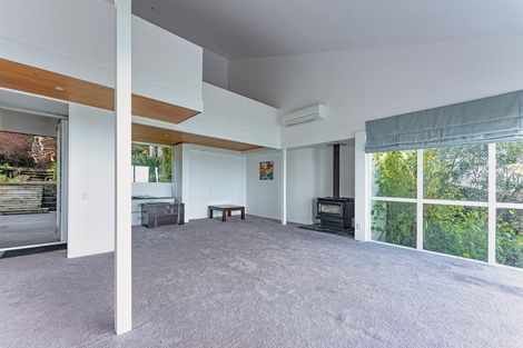 Photo of property in 28 Chelverton Terrace, Red Beach, 0932