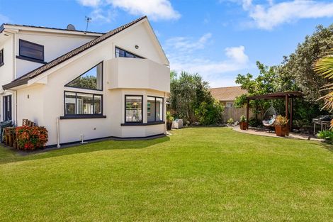 Photo of property in 15 Cellarmans Street, Te Atatu Peninsula, Auckland, 0610