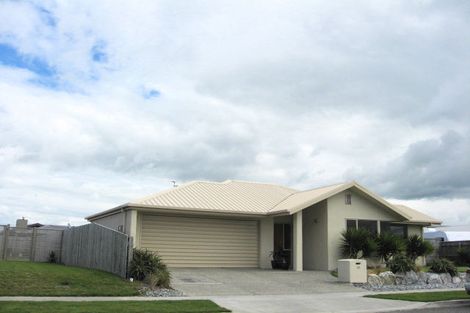 Photo of property in 33 Monaco View, Stoke, Nelson, 7011