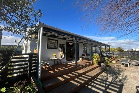 Photo of property in 34 Kiharoa Street, Otaki Beach, Otaki, 5512
