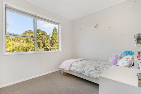 Photo of property in 18 Grassmere Road, Henderson Valley, Auckland, 0612