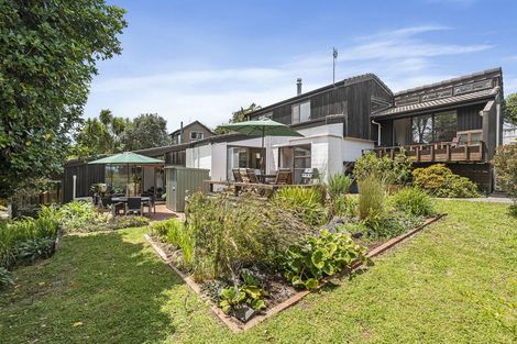 Photo of property in 35 Jacaranda Avenue, Beach Haven, Auckland, 0626