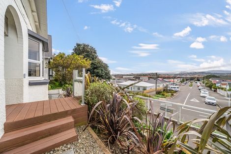 Photo of property in 26 Queens Drive, Kilbirnie, Wellington, 6022