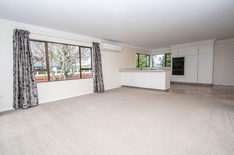 Photo of property in 124 Grey Street, Cambridge, 3434