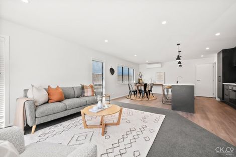 Photo of property in 33c Gemstone Drive, Birchville, Upper Hutt, 5018