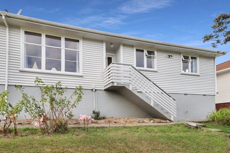Photo of property in 55 Taylor Terrace, Tawa, Wellington, 5028