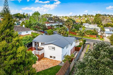 Photo of property in 70 Blakeborough Drive, Forrest Hill, Auckland, 0620