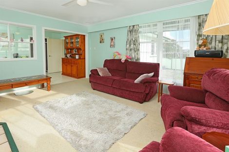 Photo of property in 137 Flanshaw Road, Te Atatu South, Auckland, 0610