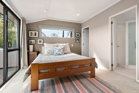 Photo of property in 2/4 Mercury Lane, Windsor Park, Auckland, 0632