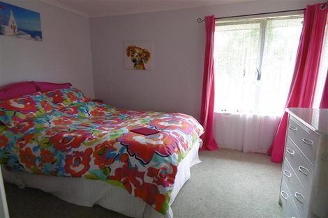 Photo of property in 6 Red Oak Place, Schnapper Rock, Auckland, 0632