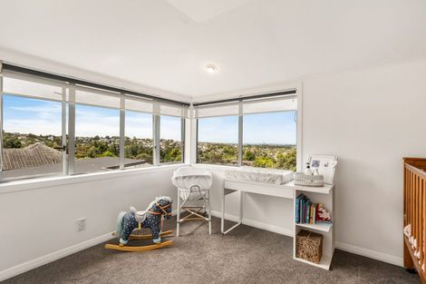 Photo of property in 11 Bank Street, Hillcrest, Auckland, 0627