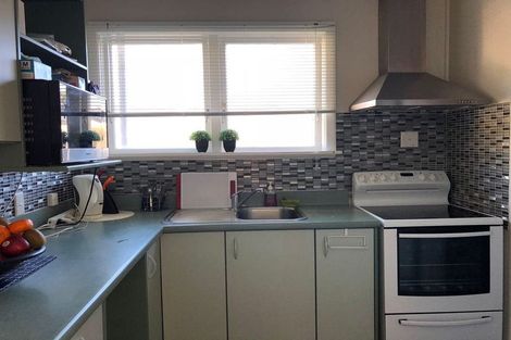 Photo of property in 2/5 Hinemoa Street, Waiwhetu, Lower Hutt, 5010