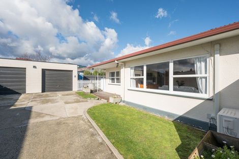 Photo of property in 7b Tennyson Crescent, Stoke, Nelson, 7011