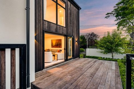 Photo of property in 1/39 Webb Street, St Albans, Christchurch, 8014