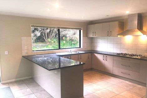 Photo of property in 60 English Oak Drive, Schnapper Rock, Auckland, 0632