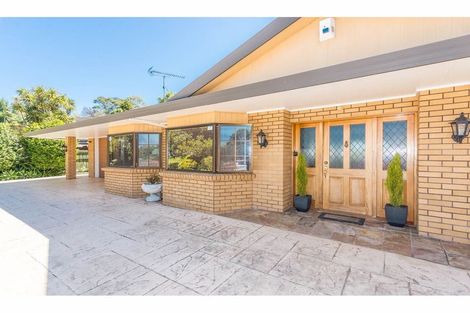 Photo of property in 209 Woodlands Park Road, Titirangi, Auckland, 0604