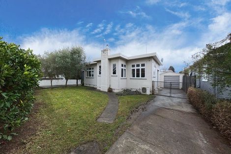 Photo of property in 95 Churchill Avenue, Hokowhitu, Palmerston North, 4410