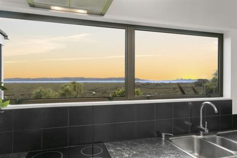 Photo of property in 1/44 Rewarewa Road, Te Atatu Peninsula, Auckland, 0610