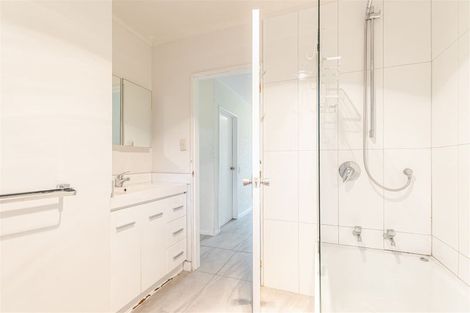 Photo of property in 5/24 Woodglen Road, Glen Eden, Auckland, 0602