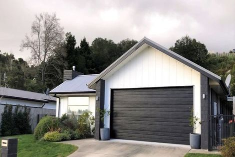 Photo of property in 31 Rochfort Crescent, Pyes Pa, Tauranga, 3112
