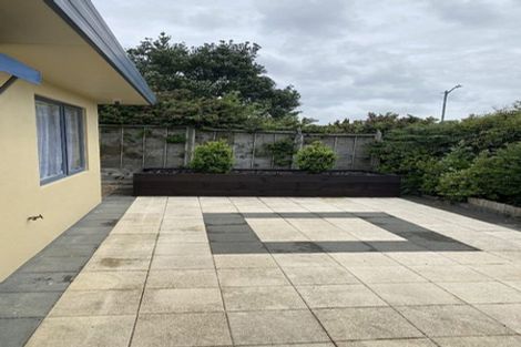 Photo of property in 40 Sunvista Avenue, Oteha, Auckland, 0632