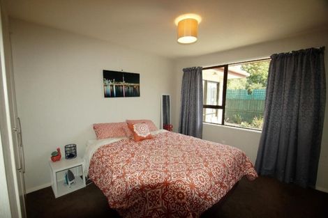 Photo of property in 2/14 Momorangi Crescent, Redwood, Christchurch, 8051