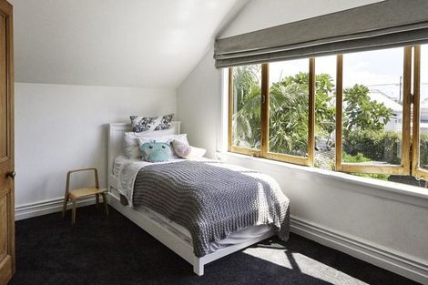 Photo of property in 1/70 Princes Street, Northcote Point, Auckland, 0627