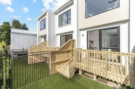 Photo of property in 3/7 Cedar Heights Avenue, Massey, Auckland, 0614