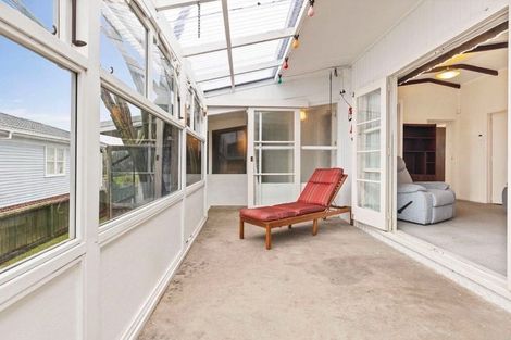 Photo of property in 128 Archibald Road, Kelston, Auckland, 0602