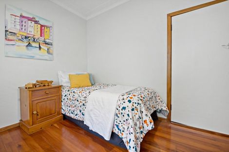 Photo of property in 4 Takutai Avenue, Bucklands Beach, Auckland, 2012