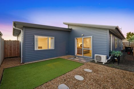 Photo of property in 16 Harore Road, Takanini, 2112