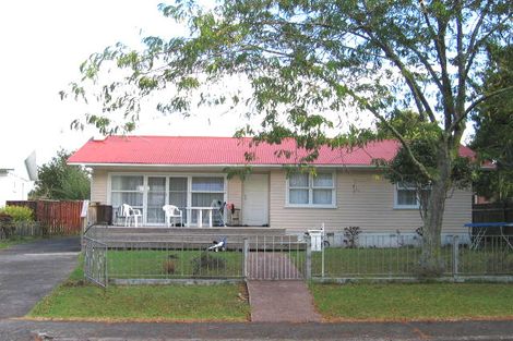 Photo of property in 79 Glen Marine Parade, Glendene, Auckland, 0602