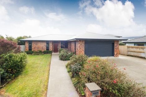 Photo of property in 22 Oak Crescent, Ashhurst, 4810