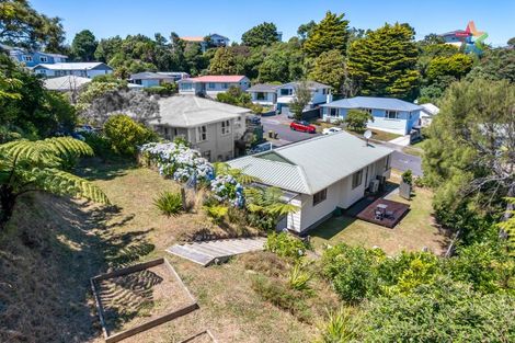Photo of property in 13 Barberry Grove, Maungaraki, Lower Hutt, 5010