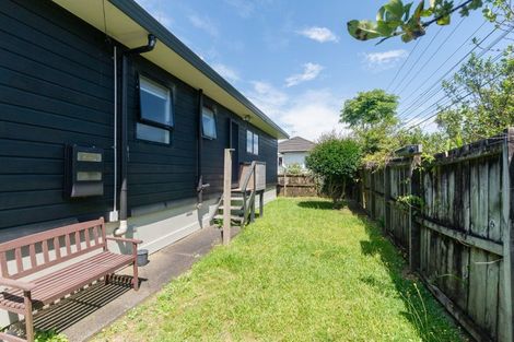 Photo of property in 2/150 Arran Road, Browns Bay, Auckland, 0630