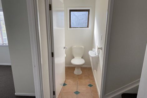 Photo of property in 1/19 Marcel Place, Glenfield, Auckland, 0629