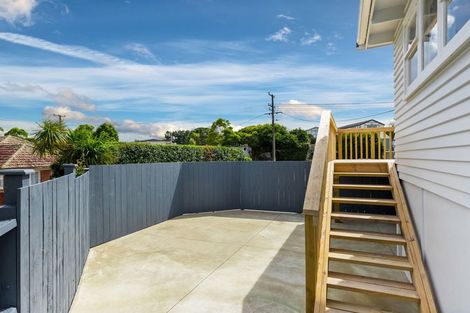 Photo of property in 11 Craigbank Avenue, New Lynn, Auckland, 0600