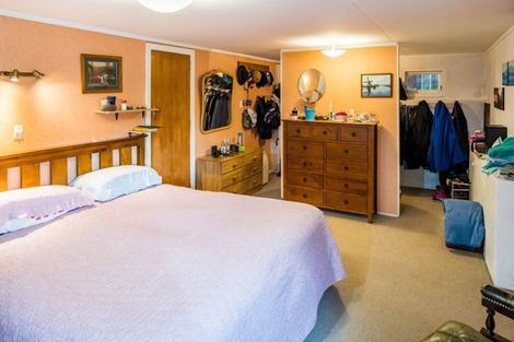 Photo of property in 13 Lyndhurst Road, Tawa, Wellington, 5028