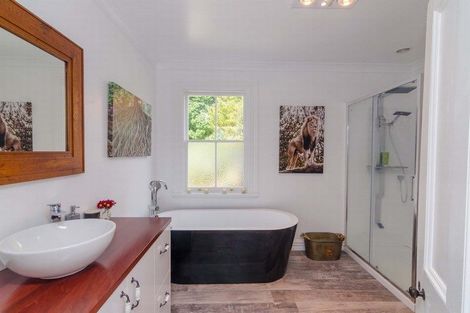 Photo of property in 1033 Masterton Castlepoint Road, Tauweru, Masterton, 5889