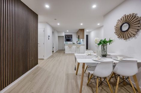 Photo of property in 6/24 Tupaki Place, Pakuranga Heights, Auckland, 2010