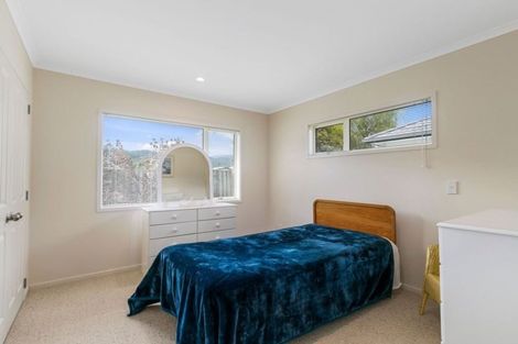Photo of property in 11 Woodland Mews, Wainuiomata, Lower Hutt, 5014