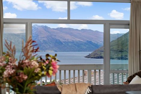 Photo of property in 36b Avalon Crescent, Fernhill, Queenstown, 9300