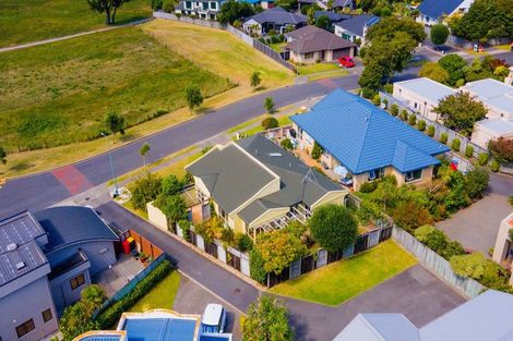 Photo of property in 11 Avion Terrace, Raumati Beach, Paraparaumu, 5032