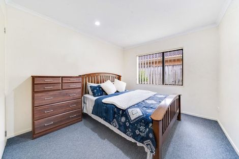Photo of property in 16 Maadi Place, Papakura, 2110