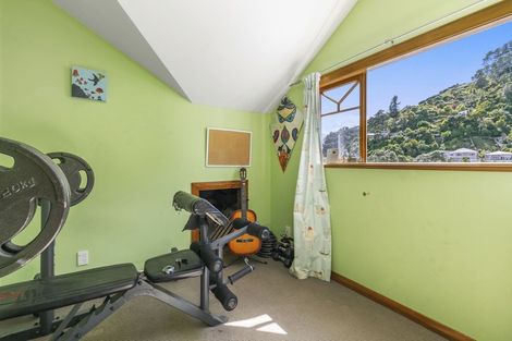 Photo of property in 6 Marama Terrace, Eastbourne, Lower Hutt, 5013