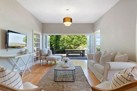 Photo of property in 96 Dyers Pass Road, Cashmere, Christchurch, 8022