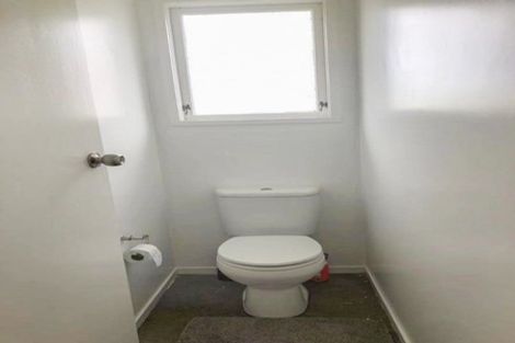 Photo of property in 35 Takapu Street, Henderson, Auckland, 0612